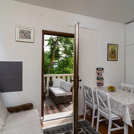 Elegant With Balcony - Two Bedroom With Balcony