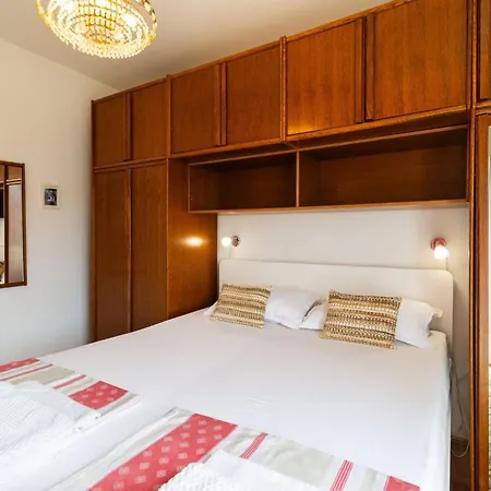 Appartement Elegant With Balcony - Two Bedroom With Balcony *